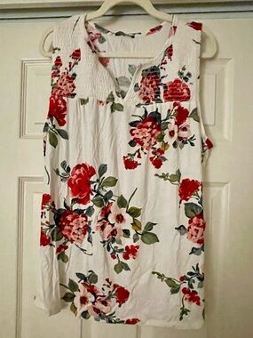 Women’s Papermoon White Floral Sleeveless Tank Top with Red Roses